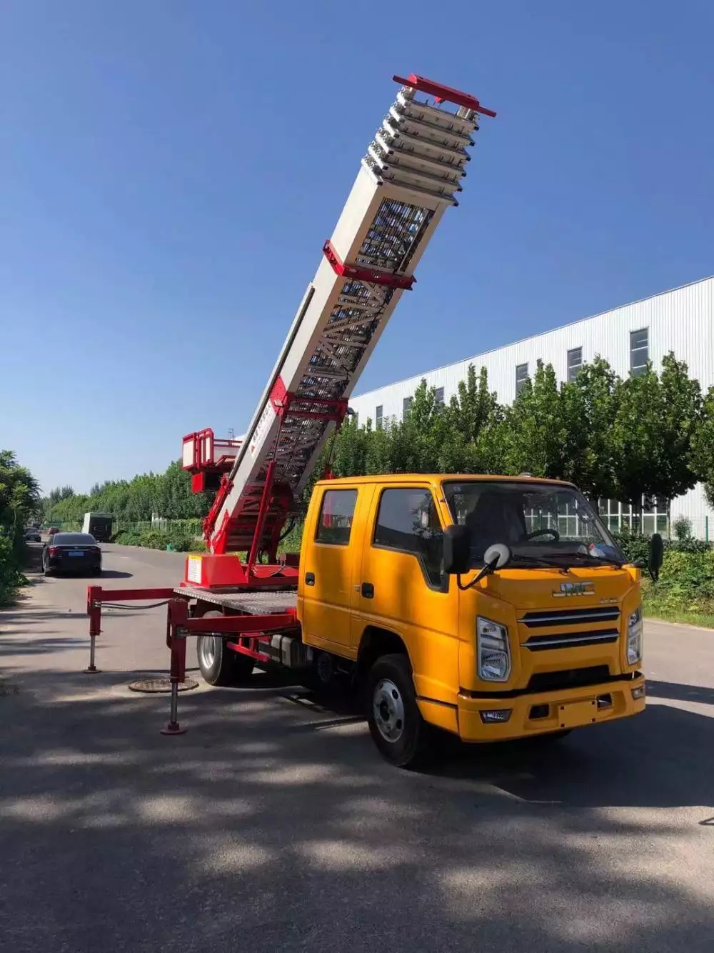 婺源县附近的云梯车出租服务：轻松解决高空作业需求